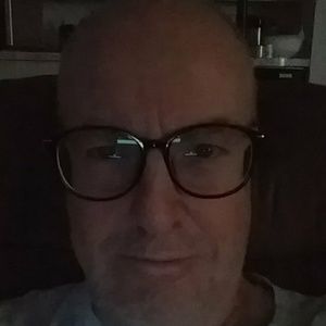 Meet your Posher, Dennis